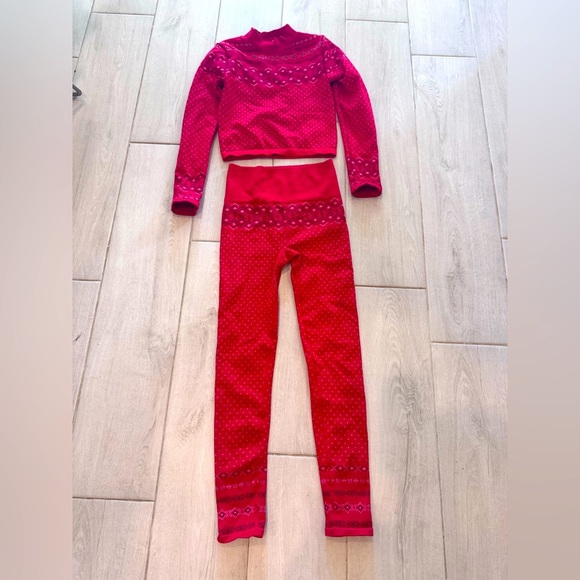 Fabletics - Red Fair Aisle Two-Piece Set - Picture 1 of 6